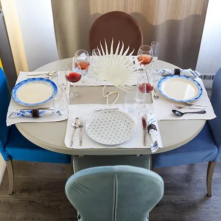 Апартаменти Jr Choice Luxury Suites