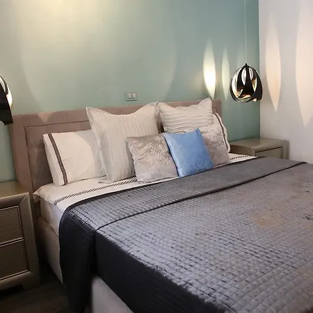 Апартаменти Jr Choice Luxury Suites