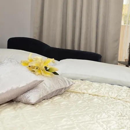 Апартаменти Jr Choice Luxury Suites *